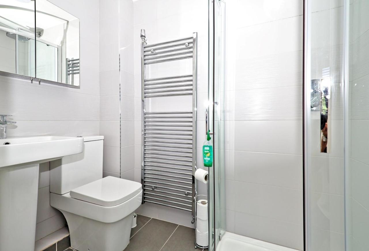 Harlinger Lodge Annexe Лондон Экстерьер фото