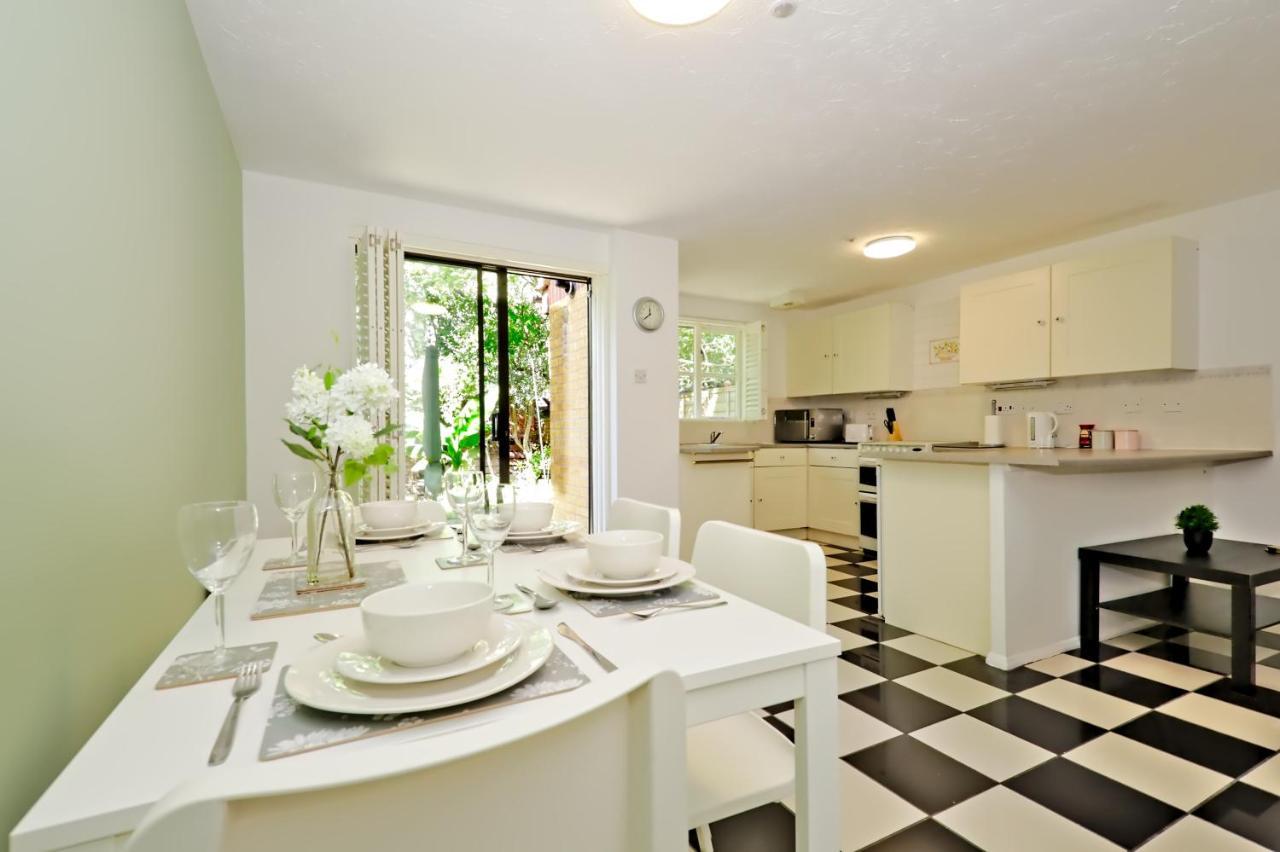 Harlinger Lodge Annexe Лондон Экстерьер фото