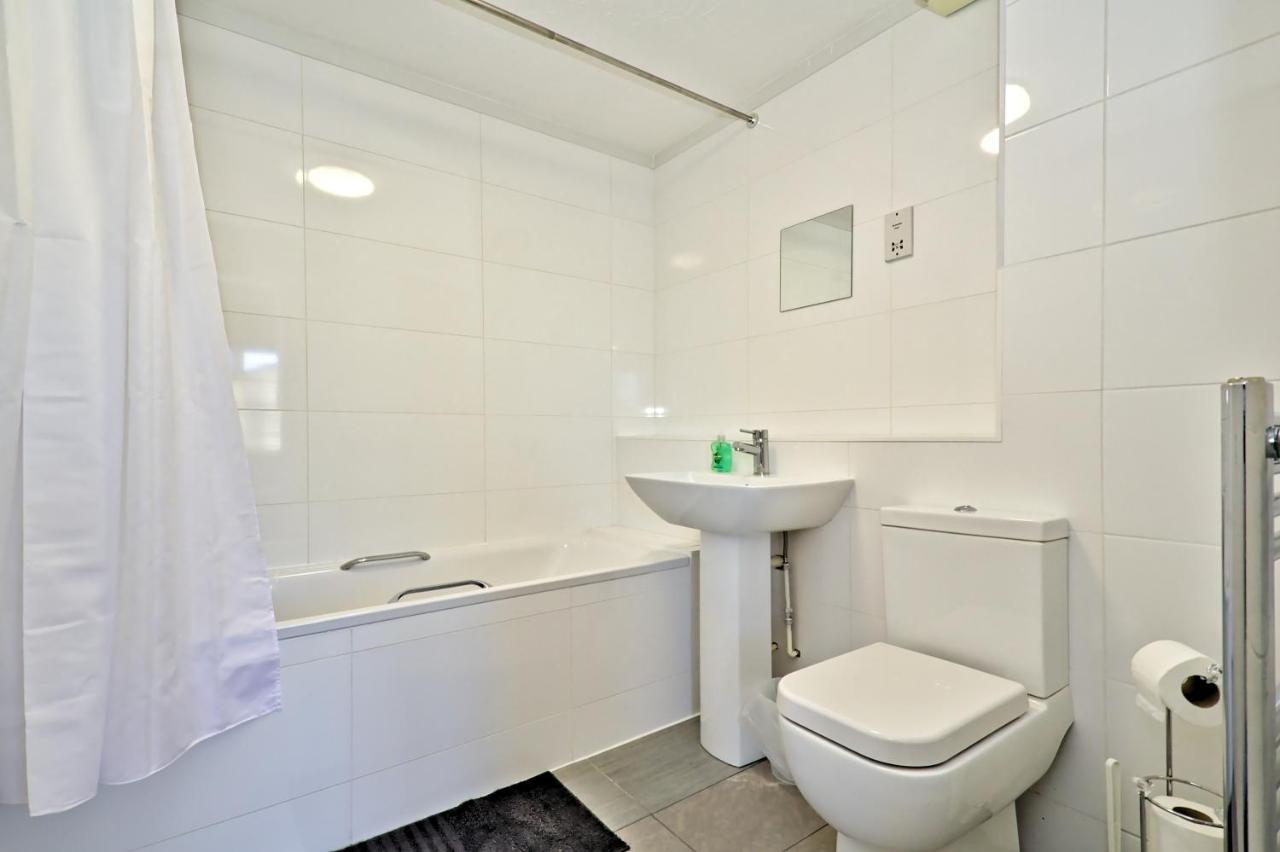 Harlinger Lodge Annexe Лондон Экстерьер фото