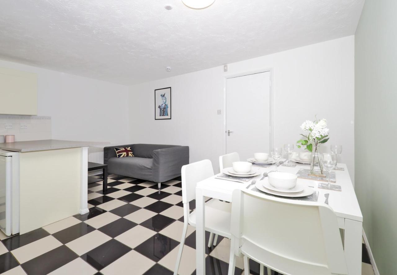 Harlinger Lodge Annexe Лондон Экстерьер фото